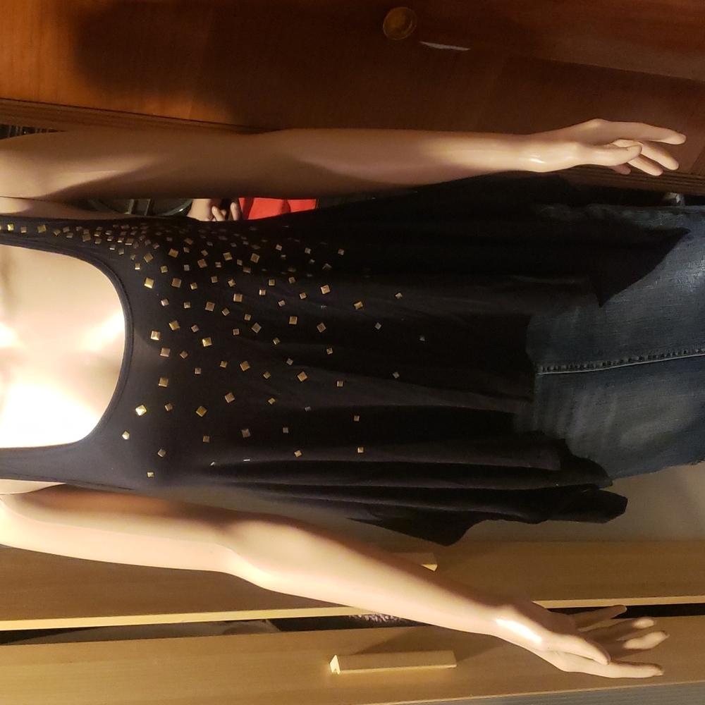 tank top - Picture 2 of 8